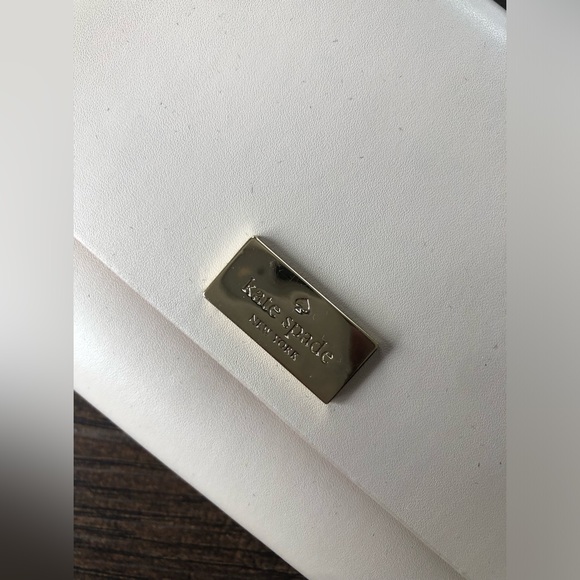 Kate Spade New York Cream with Hot Pink Coral Interior Leather Wallet - Picture 2 of 4